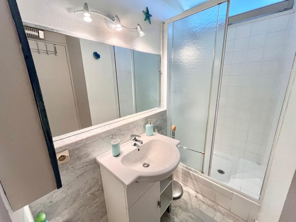 Studio avec Parking et Vue Mer - FR-1-716-76 Apartment in La Grande-Motte