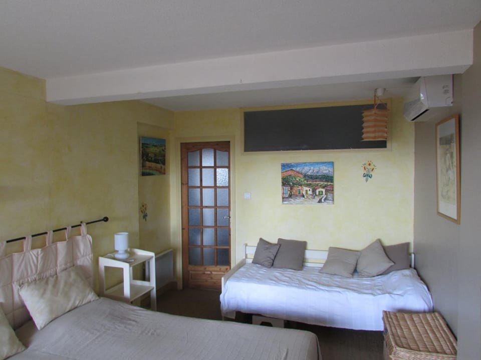 T3 spacieux face mer, climatisé, pour 4-6 pers avec parking - FR-1-803-3 Apartment in Le Lavandou