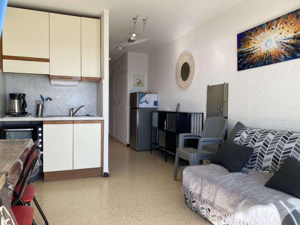 Beau T1 climatisé avec cuisine équipée et balcon - Balaruc-les-Bains - FR-1-553-265 Apartment in Balaruc-les-Bains