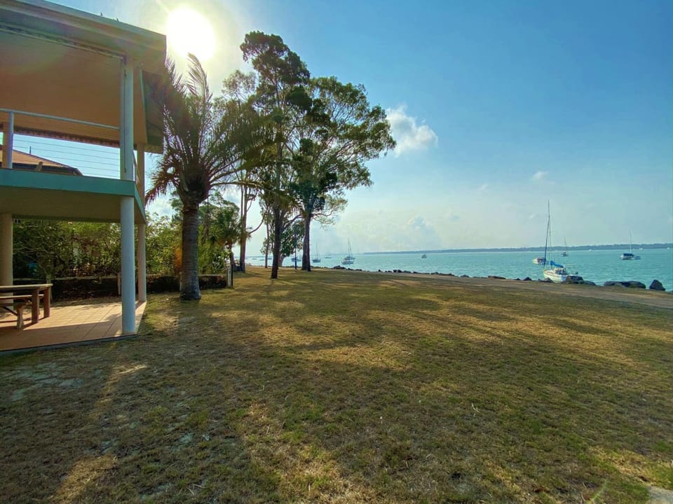 Rio Vista - Burrum Heads - Riverfront - 2BR - Large Yard House in Queensland