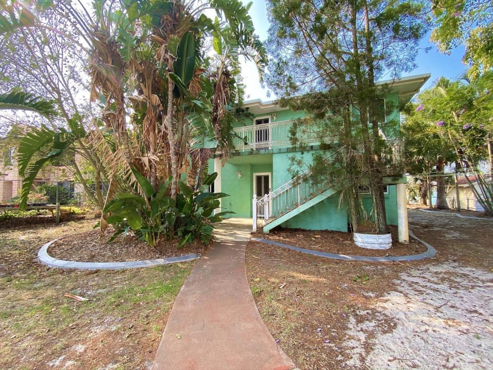 Rio Vista - Burrum Heads - Riverfront - 2BR - Large Yard House in Queensland
