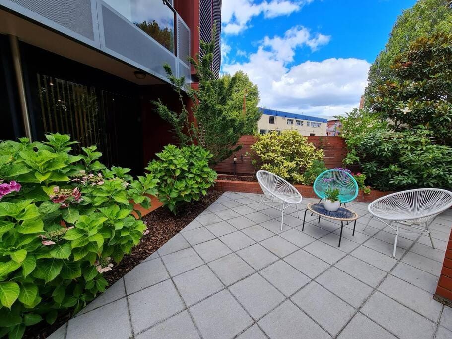 Unique,Cosy# 7 min walk 2 waterfront # Park onsite Apartment in Hobart