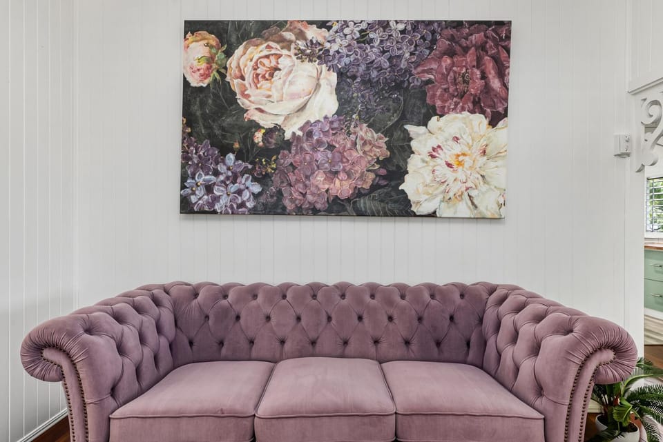 Living room, Decorative detail, Seating area