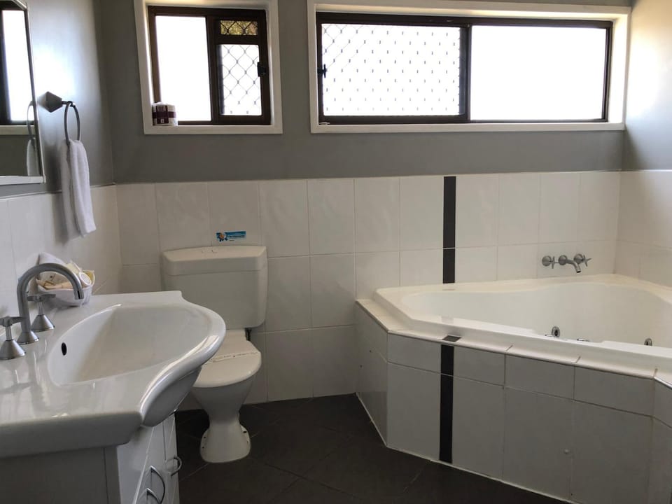 Bathroom, Bath