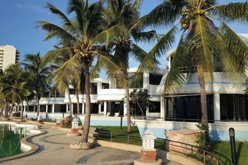 Navaphirom Resort Cha am House in Thailand