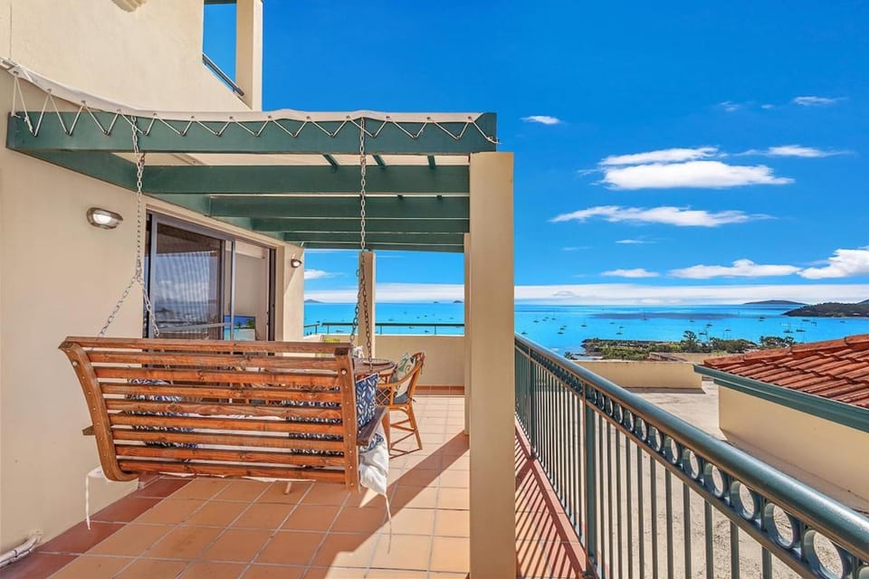 Aquarelle Apartment in Airlie Beach