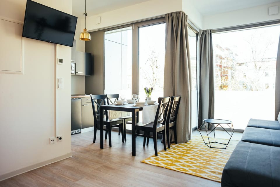 TV and multimedia, Kitchen or kitchenette, Seating area, Dining area