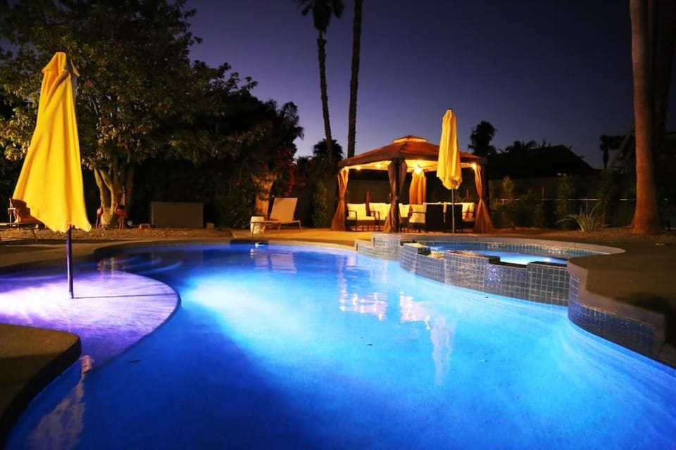 Concepcion Room 5- Queen Deluxe Vacation rental in Cathedral City