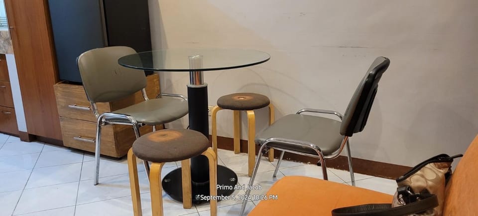 COMFY 1-BR Condo near SLEC, US Embassy, Malls,Park Apartment in Manila City