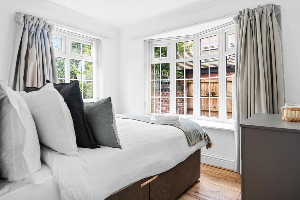 Charming 5BR Home with Garden & Parking Bed and Breakfast in Nottingham
