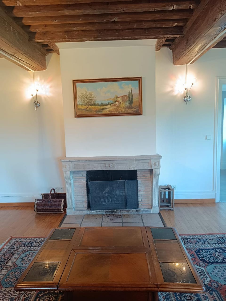 Séjourner au Château de la Roue Grand appartement 160 m2 Apartment in Auvergne-Rhône-Alpes