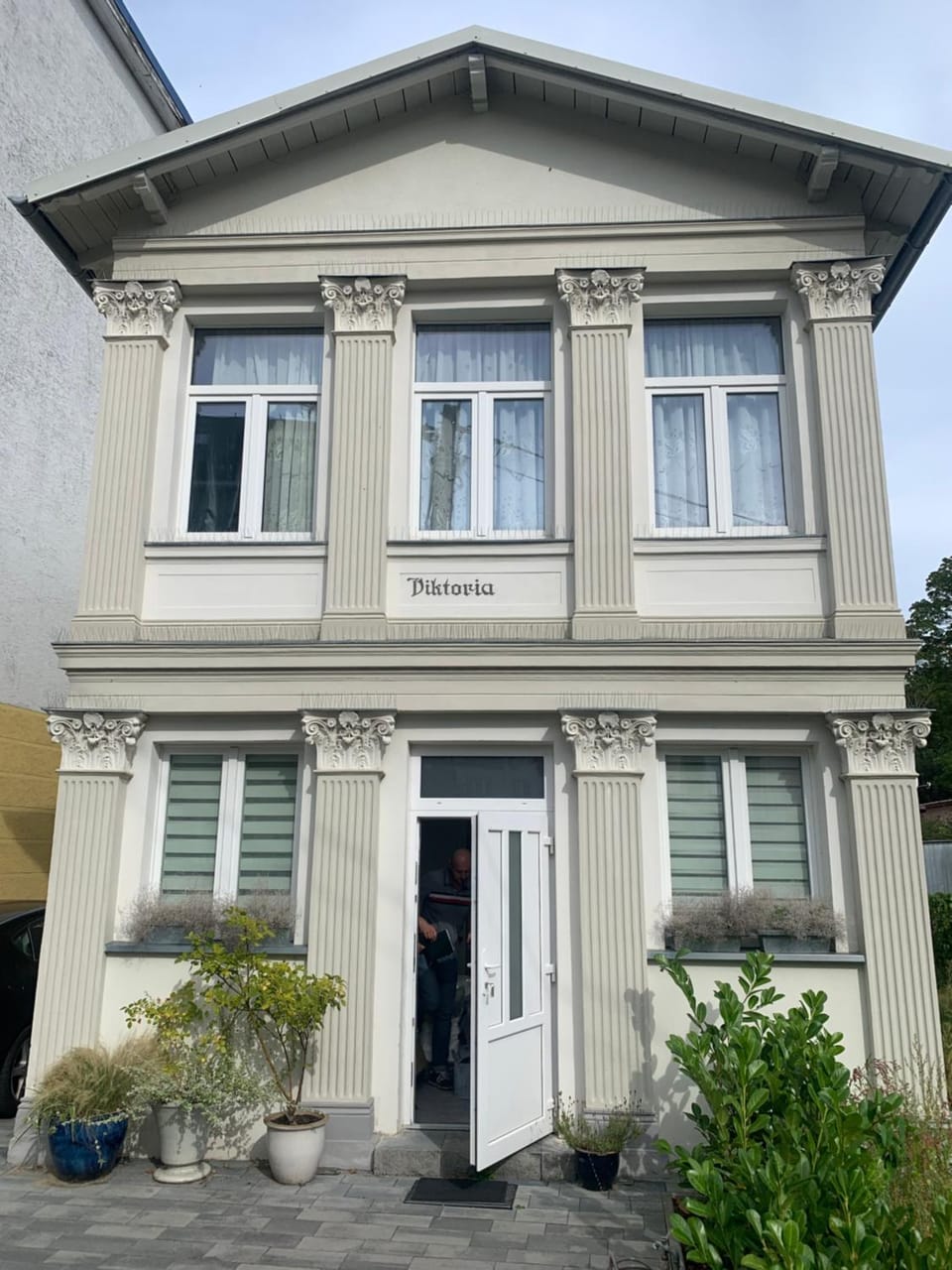 Property building, Facade/entrance