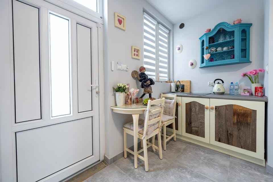 Kitchen or kitchenette, stove, kitchen