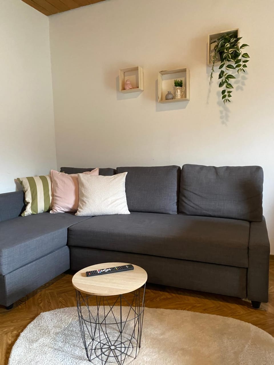 TOP Apartment! 13km Saarbrücken! große Terrasse! 4 Zimmer! Saarbruecken Apartment in Saarbrücken