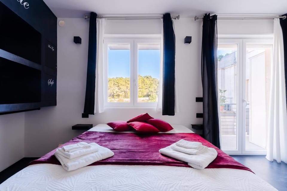 Living room, Bedroom
