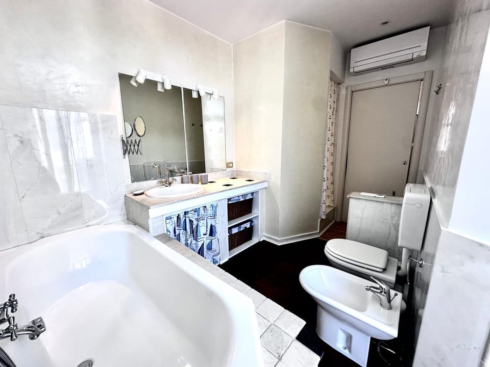 Toilet, Bathroom, Bath