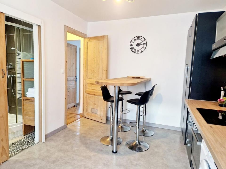 La Porte Du Midi Apartment in Normandy