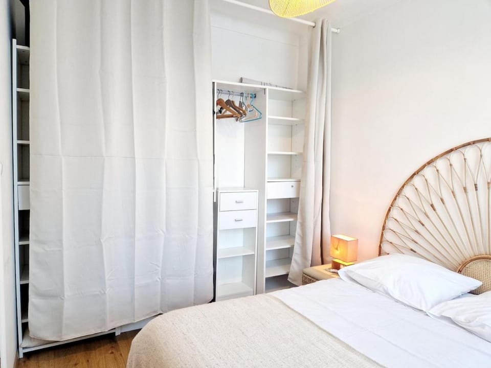 La Porte Du Midi Apartment in Normandy