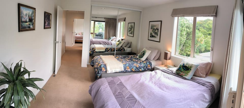 Birdsong hideaway two-bedroom suite in Browns Bay Vacation rental in Auckland