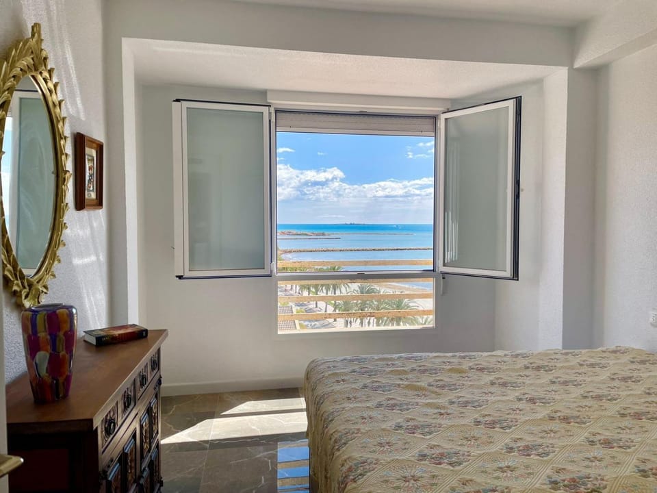 Bed, Bedroom, Sea view