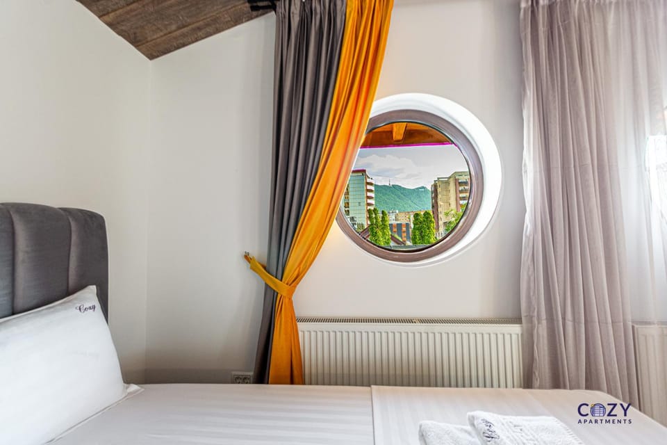 Bed, Photo of the whole room, Bedroom, Landmark view
