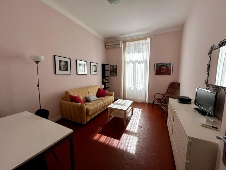 TV and multimedia, Living room, Photo of the whole room