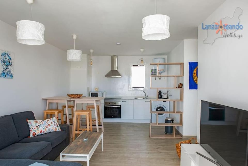 TV and multimedia, Kitchen or kitchenette, Living room, Dining area, oven