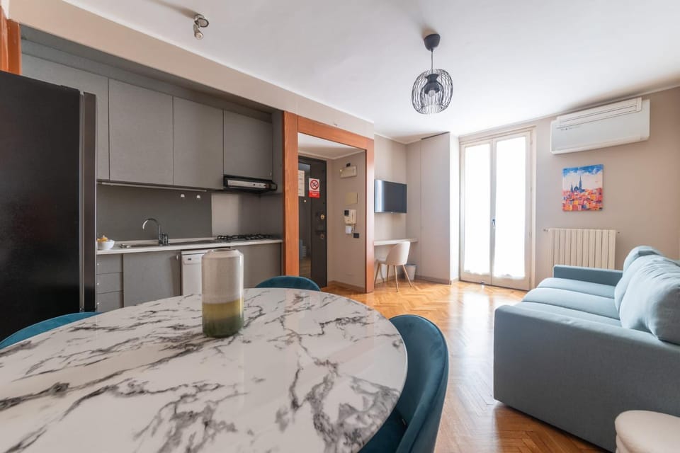 Communal lounge/ TV room, Kitchen or kitchenette, Living room, Photo of the whole room, Seating area, Dining area, stove, air conditioner