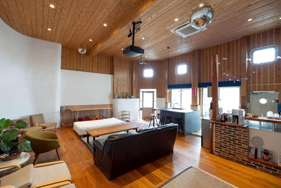 TV and multimedia, Living room, air conditioner