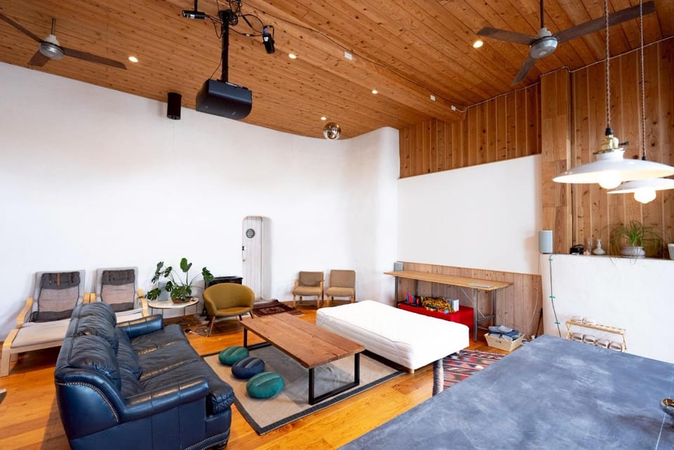 Game Room, Massage, TV and multimedia, Living room, Seating area