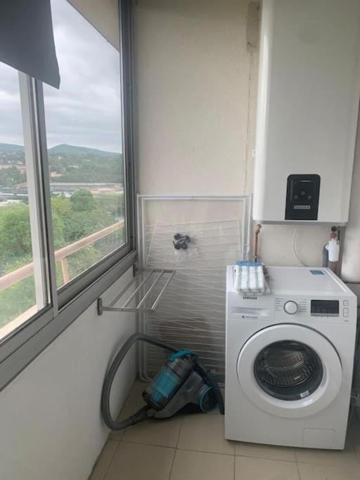 Balcony/Terrace, washing machine