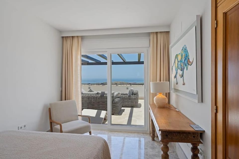 Casa MAKAS Santa Clara Golf Apartment in Marbella