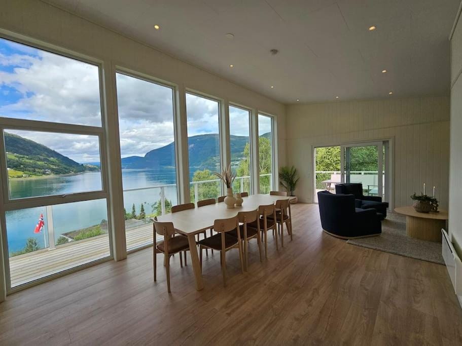 Modern cabin with panorama view Cabin in Vestland