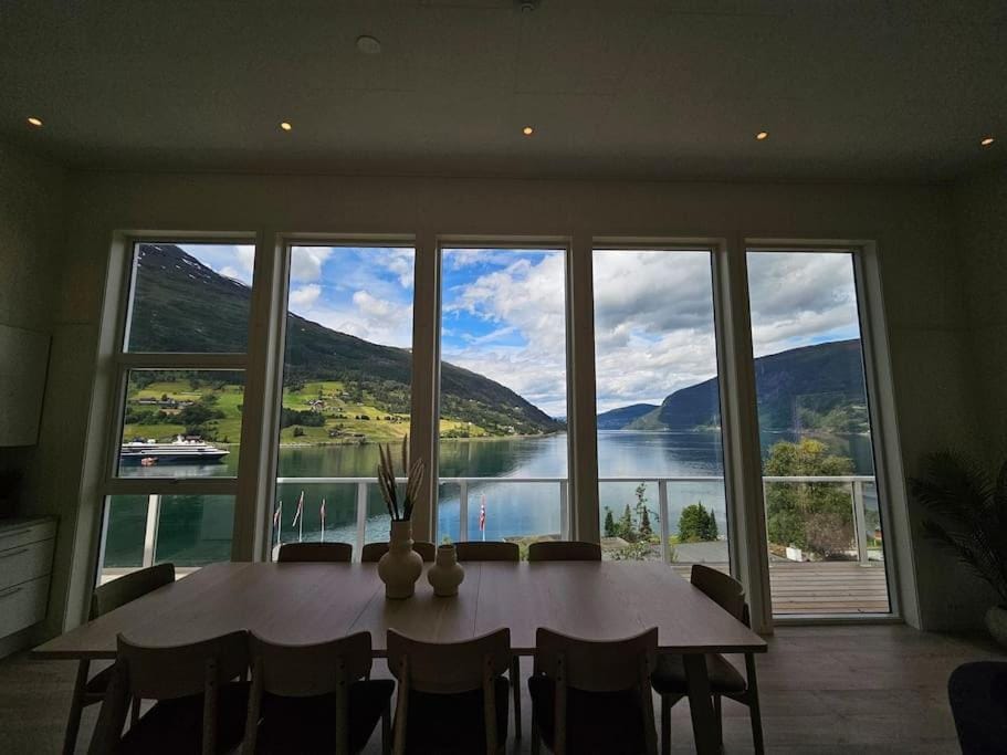 Modern cabin with panorama view Cabin in Vestland
