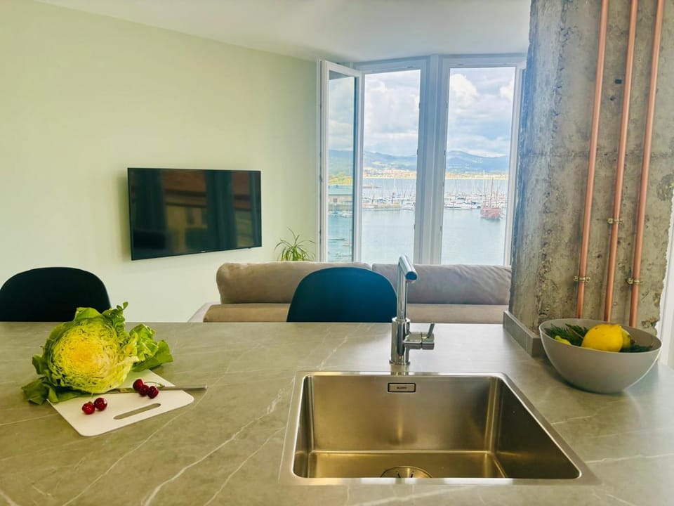 TV and multimedia, Dining area