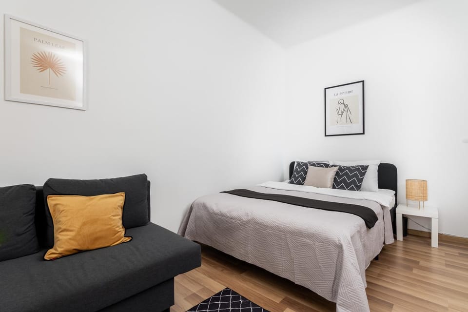 Living room, Photo of the whole room