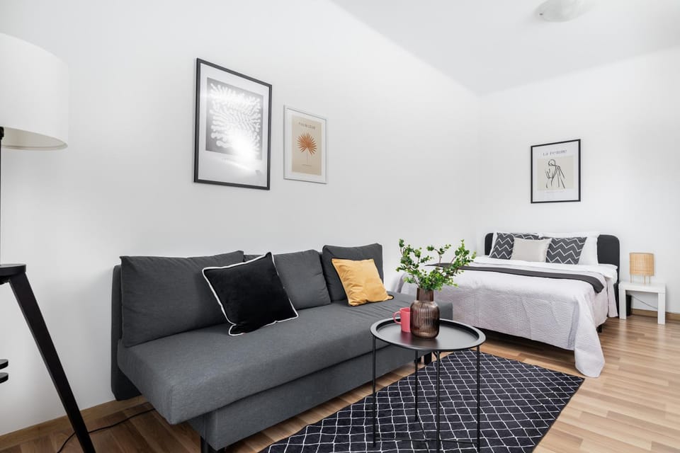 Photo of the whole room, Bedroom