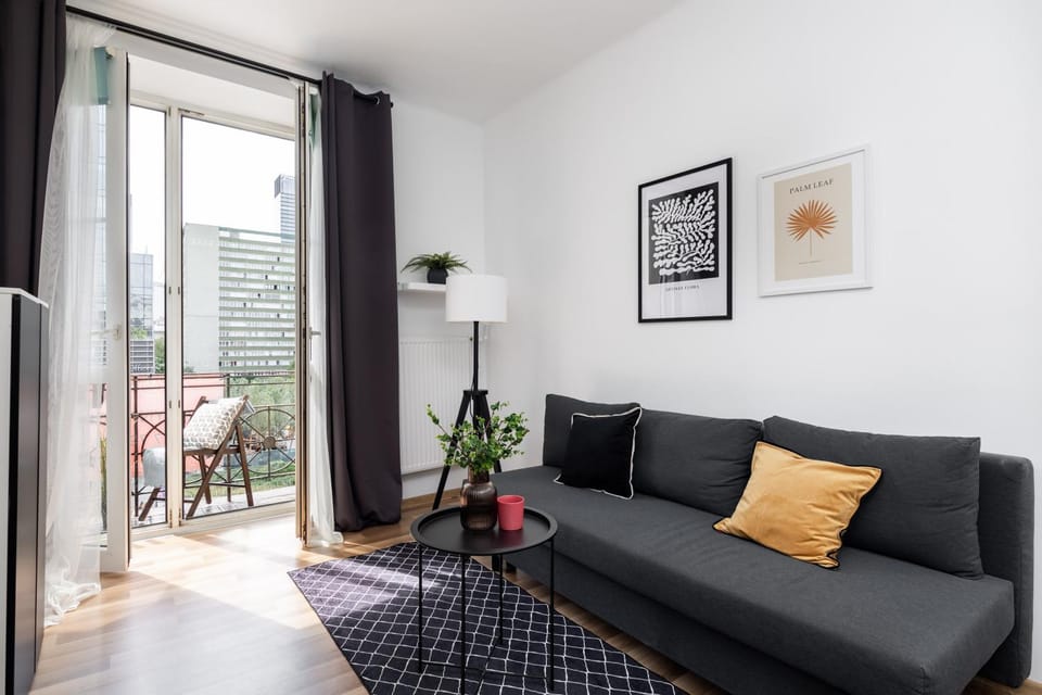 Bed, Seating area