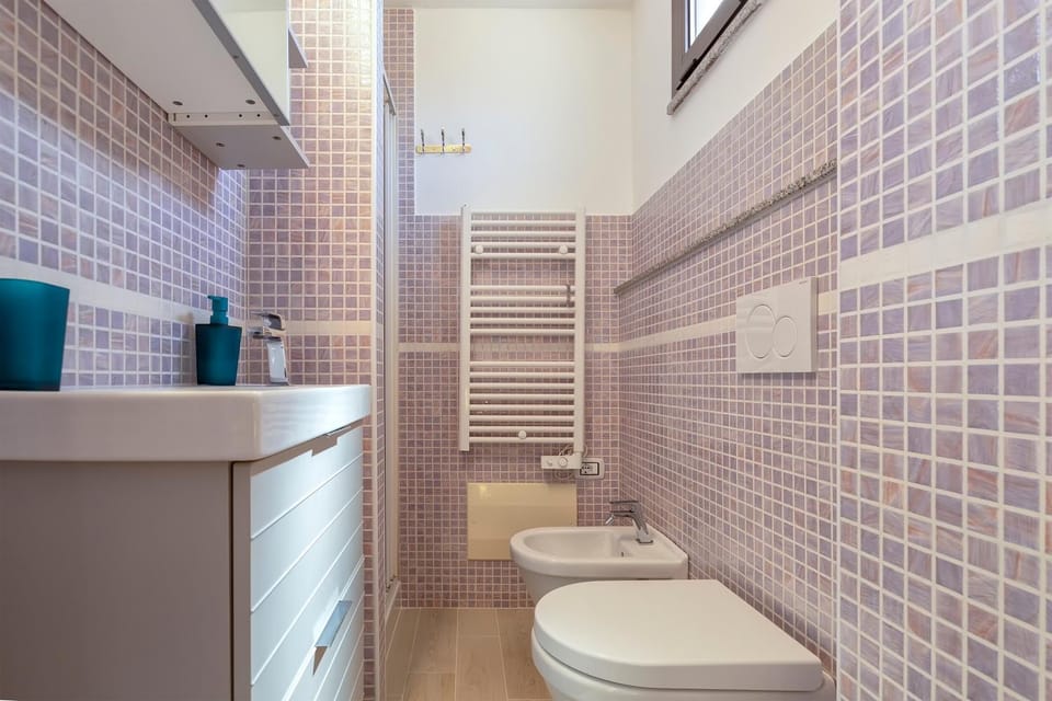 Bathroom, Living room