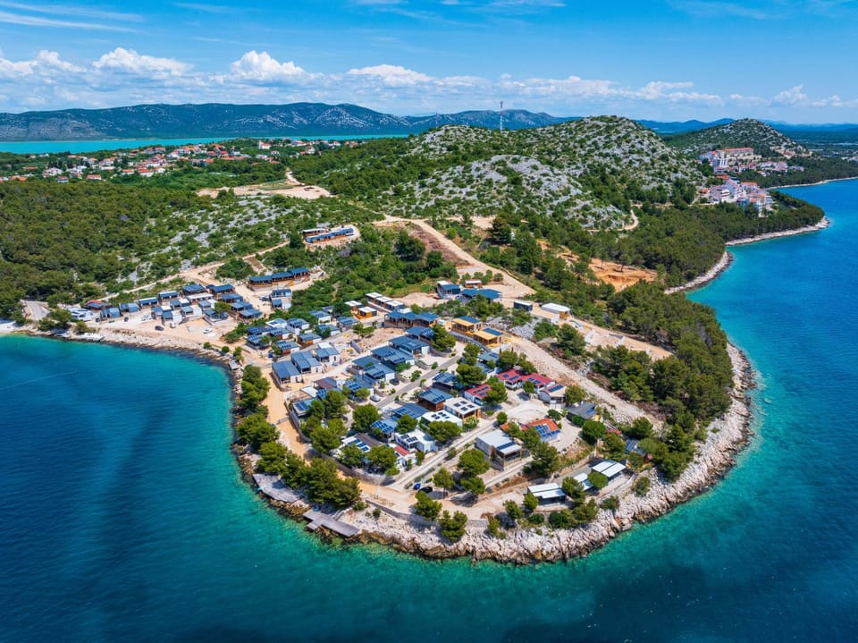 Neighbourhood, Natural landscape, Mountain view, Sea view