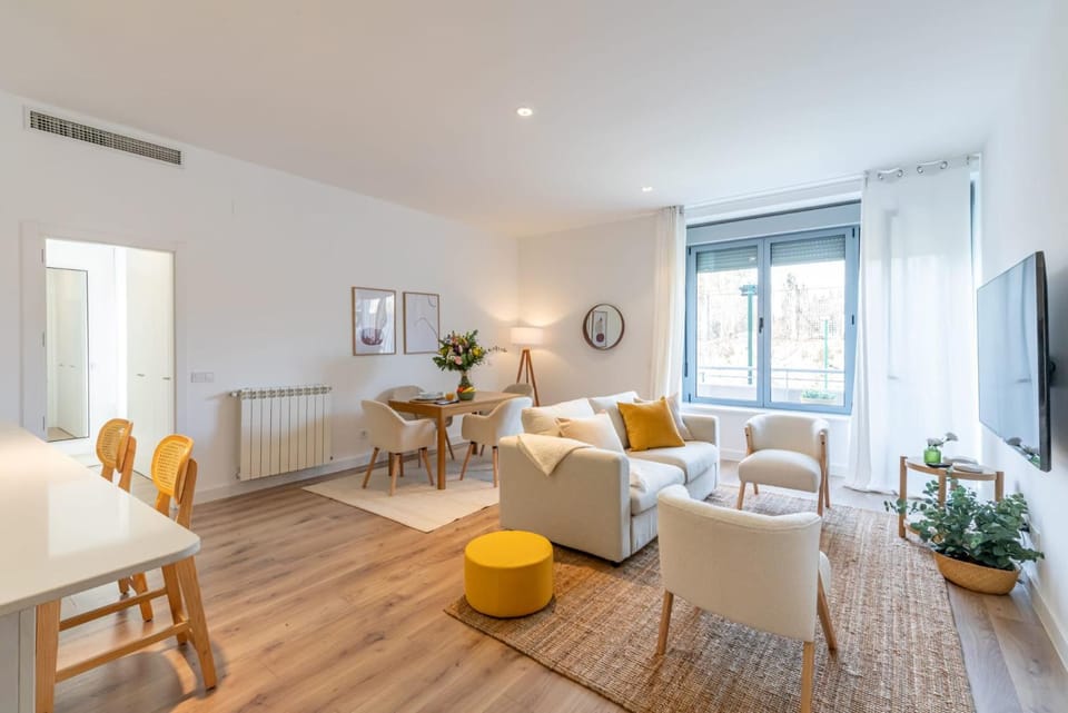 Avenida de San Luis 25, diseño y confort al más puro estilo madrileño Apartment in Madrid