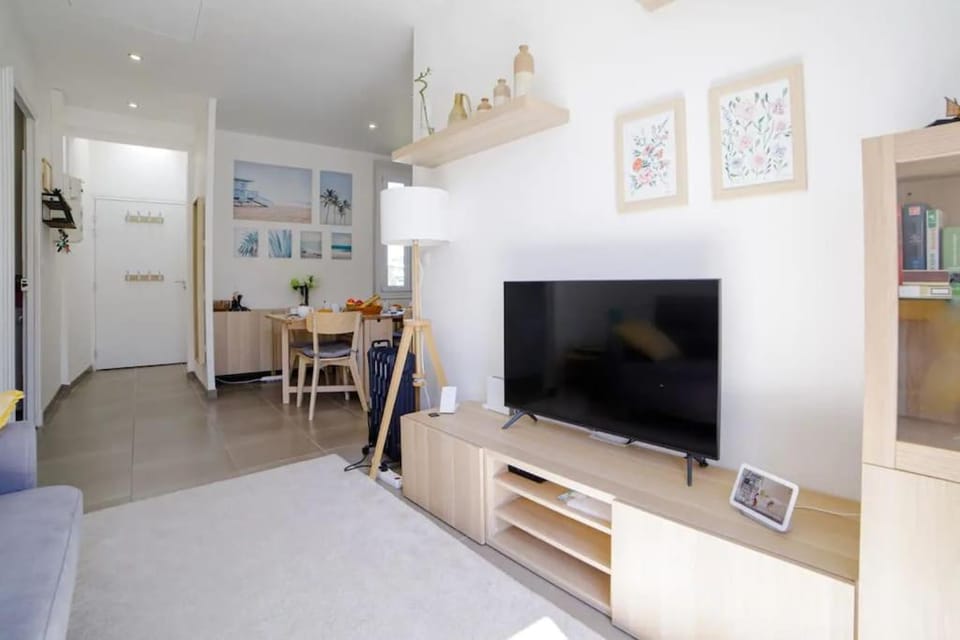 Appartement familial, lumineux, calme avec parking Apartment in Cannes