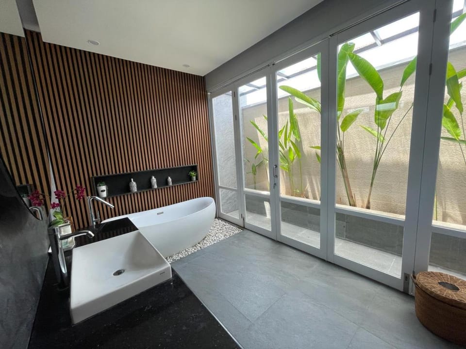 Bathroom, Bath
