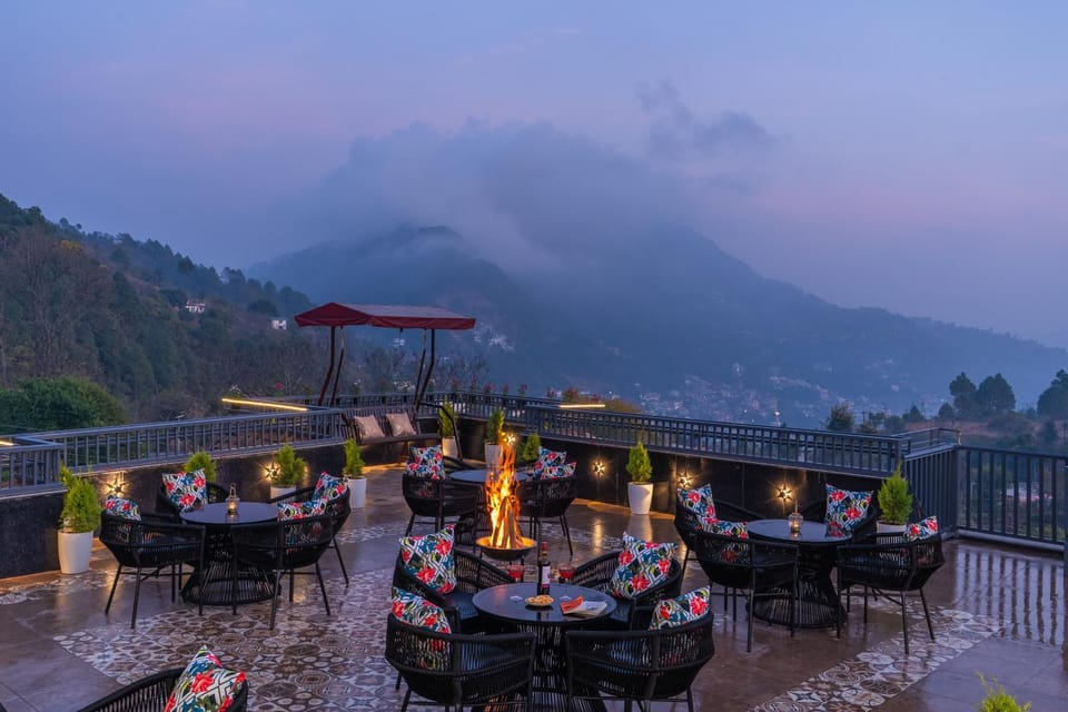 Restaurant/places to eat, Balcony/Terrace