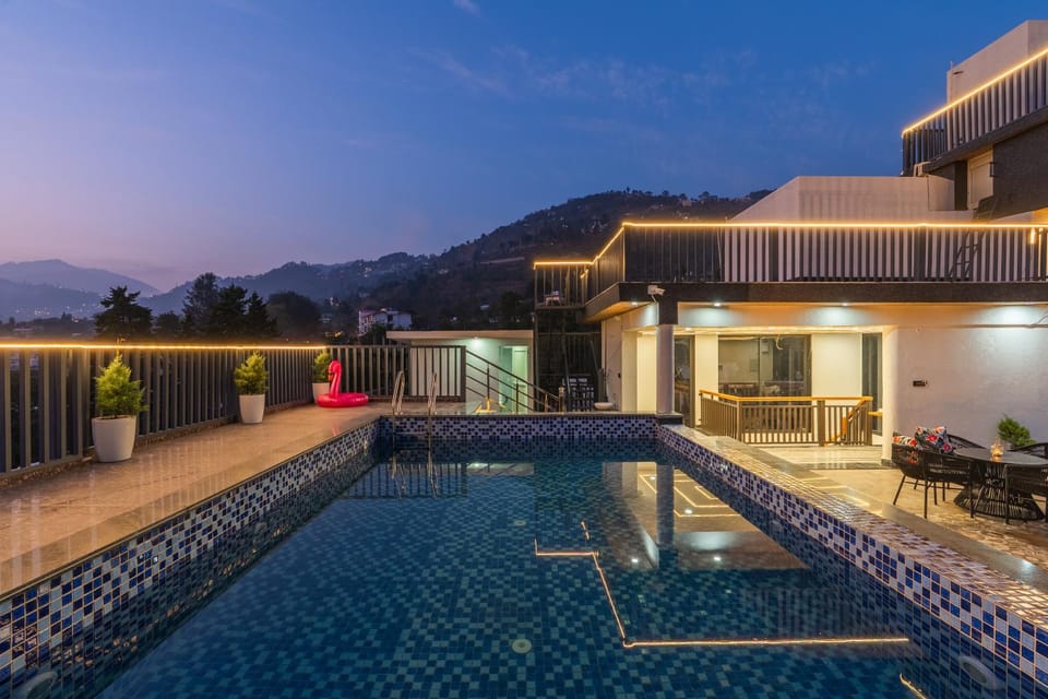 Swimming pool
