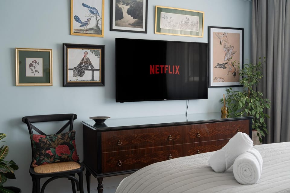 Bed, TV and multimedia, Bedroom, internet, storage, air conditioner