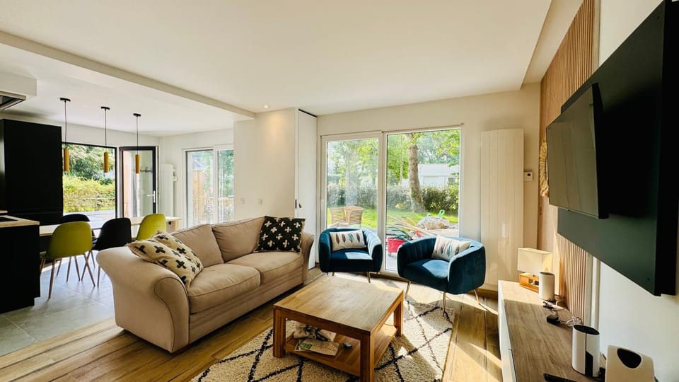 TV and multimedia, Living room, Seating area