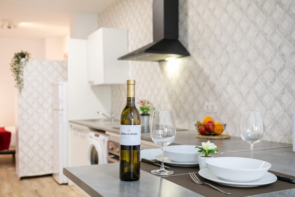 Kitchen or kitchenette, Food and drinks