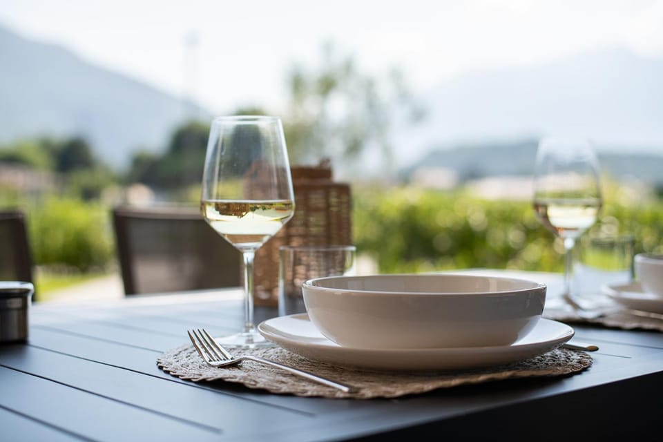 Patio, Food and drinks