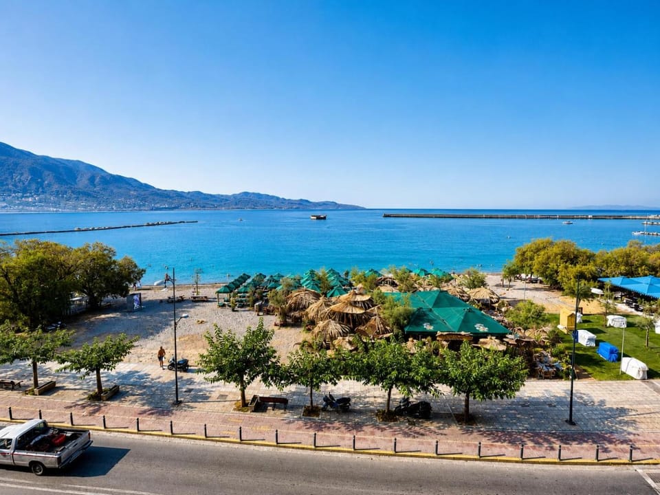 Day, Neighbourhood, Beach, Mountain view, Sea view, Location